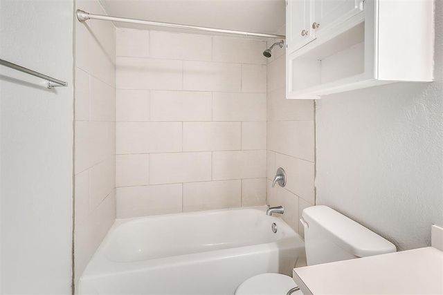 917 N Crystal Way, Mustang, OK 73064