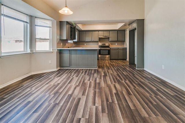 917 N Crystal Way, Mustang, OK 73064