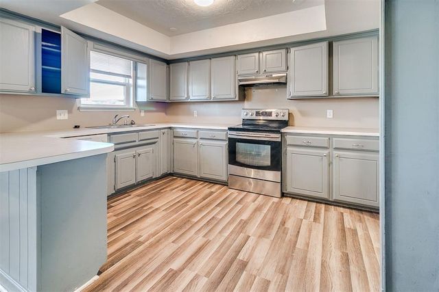 917 N Crystal Way, Mustang, OK 73064