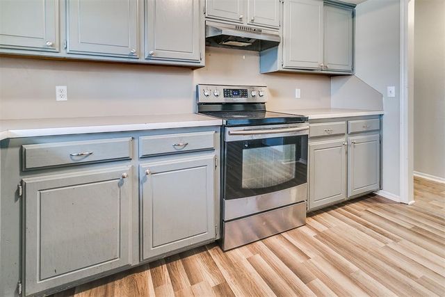 917 N Crystal Way, Mustang, OK 73064