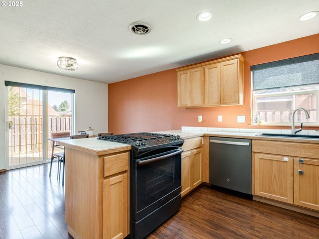 1700 Sw ALEXANDRIA St, Mc Minnville, OR 97128