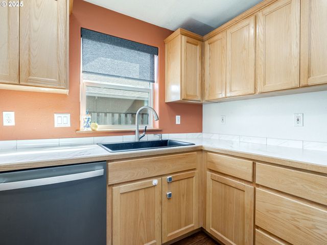 1700 Sw ALEXANDRIA St, Mc Minnville, OR 97128