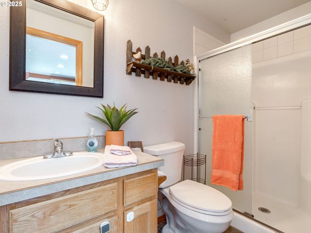 1700 Sw ALEXANDRIA St, Mc Minnville, OR 97128