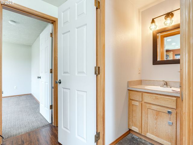 1700 Sw ALEXANDRIA St, Mc Minnville, OR 97128