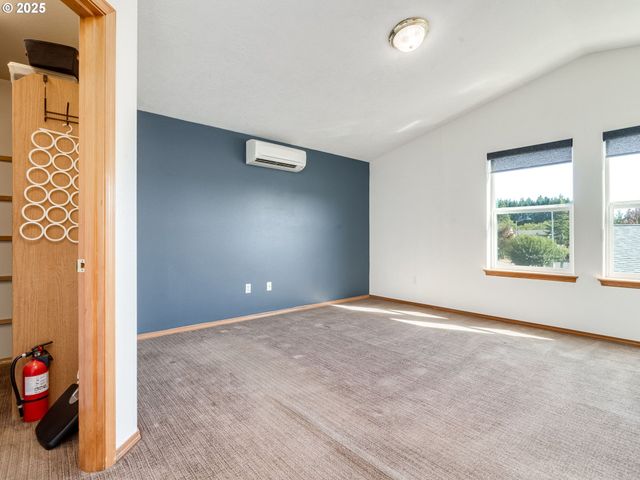 1700 Sw ALEXANDRIA St, Mc Minnville, OR 97128