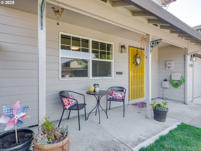 1700 Sw ALEXANDRIA St, Mc Minnville, OR 97128