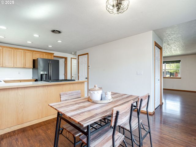 1700 Sw ALEXANDRIA St, Mc Minnville, OR 97128