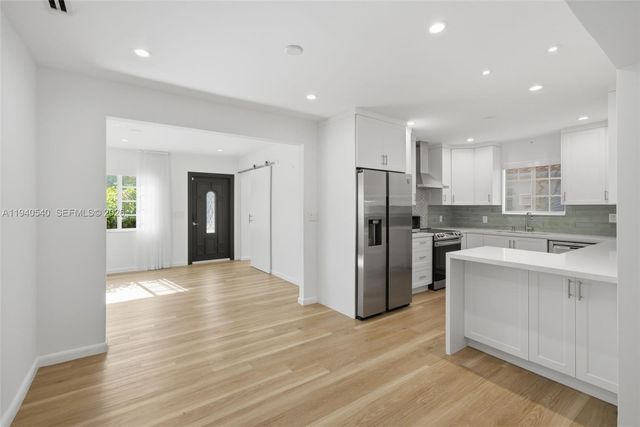 3681 SW 21st St, Miami, FL 33145