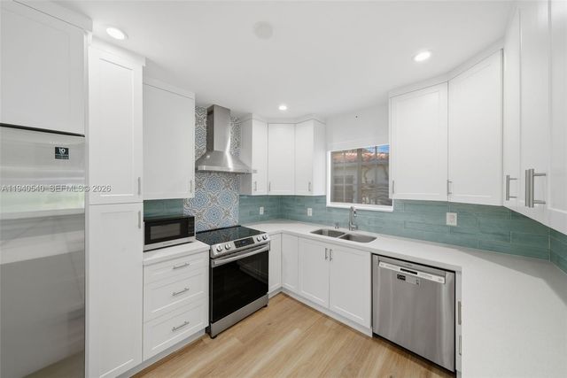 3681 SW 21st St, Miami, FL 33145