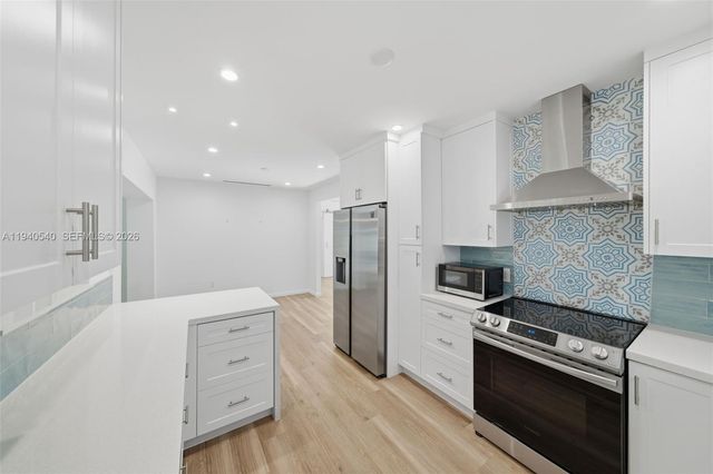 3681 SW 21st St, Miami, FL 33145