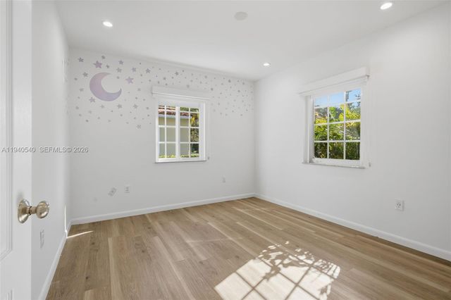 3681 SW 21st St, Miami, FL 33145