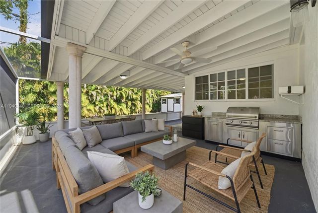 3681 SW 21st St, Miami, FL 33145