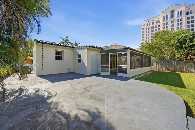 3681 SW 21st St, Miami, FL 33145