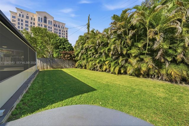 3681 SW 21st St, Miami, FL 33145