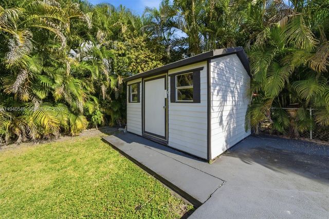 3681 SW 21st St, Miami, FL 33145