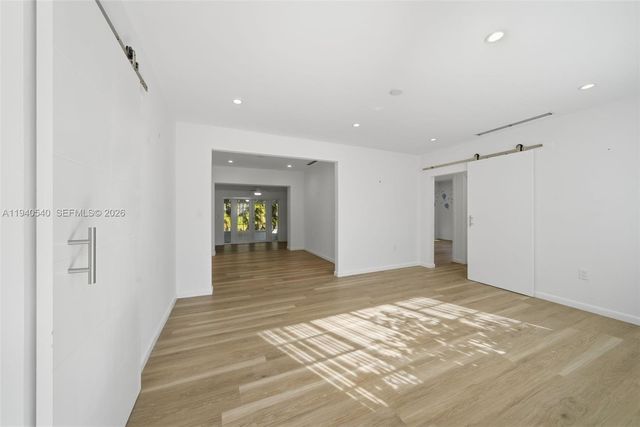 3681 SW 21st St, Miami, FL 33145