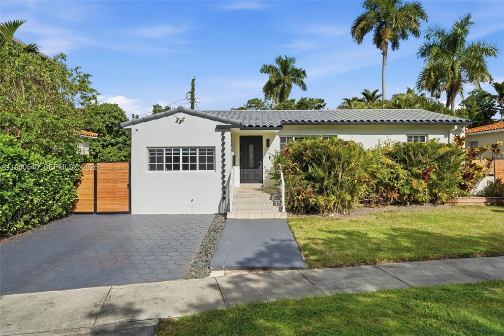 3681 SW 21st St, Miami, FL 33145