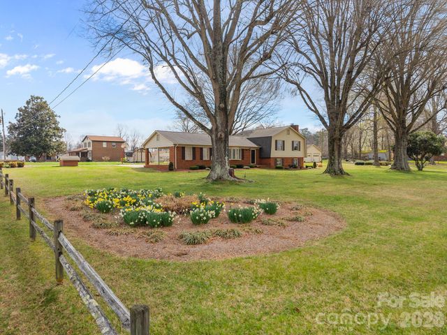 1070 Dunns Mountain Road, Salisbury, NC 28146