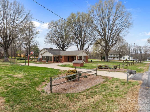 1070 Dunns Mountain Road, Salisbury, NC 28146