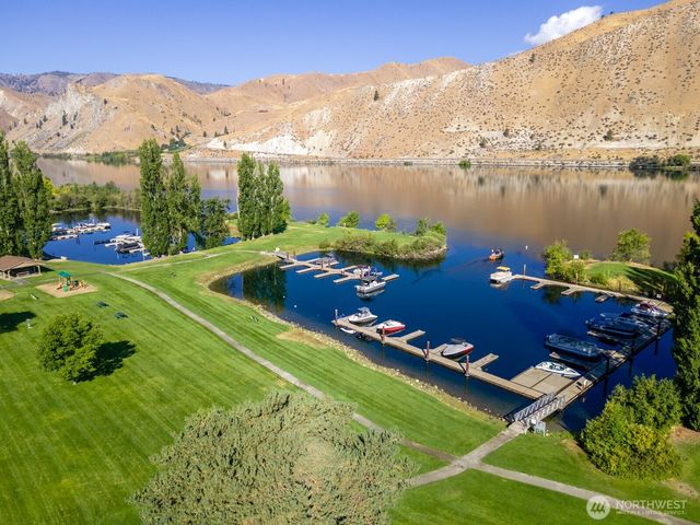 215 W Marine View Place, Orondo, WA 98843