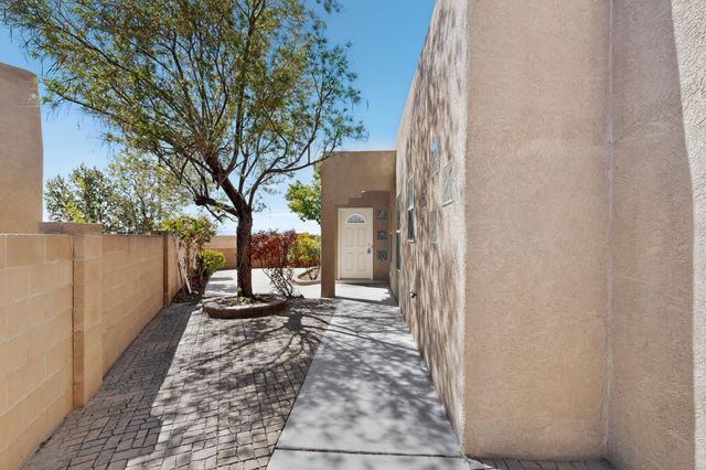 5002 Mirador Drive NW, Albuquerque, NM 87120