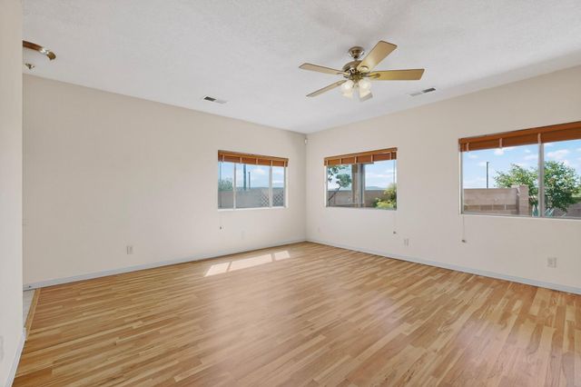 5002 Mirador Drive NW, Albuquerque, NM 87120