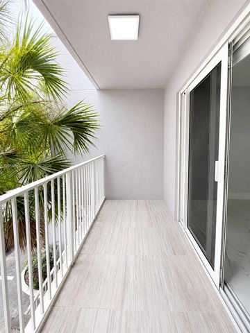 2750 W 76th St 203, Hialeah, FL 33016