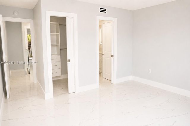2750 W 76th St 203, Hialeah, FL 33016