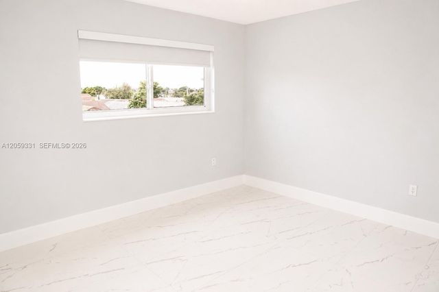 2750 W 76th St 203, Hialeah, FL 33016