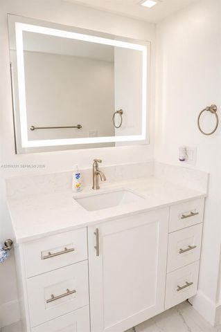 2750 W 76th St 203, Hialeah, FL 33016