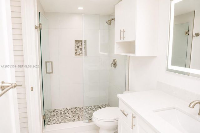2750 W 76th St 203, Hialeah, FL 33016
