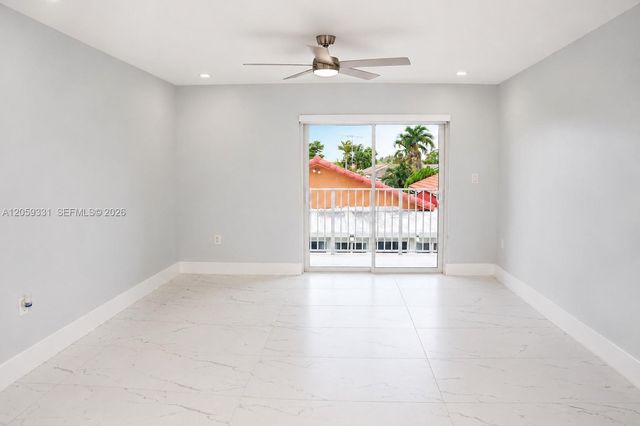 2750 W 76th St 203, Hialeah, FL 33016