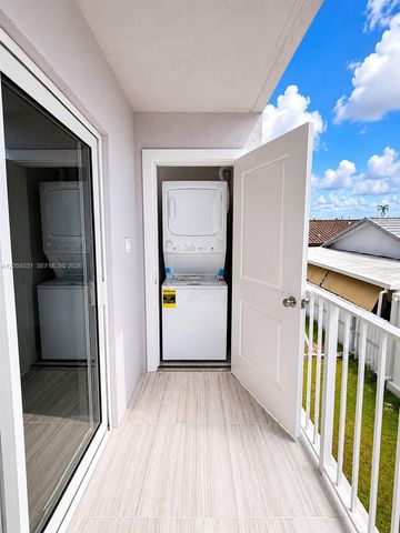 2750 W 76th St 203, Hialeah, FL 33016