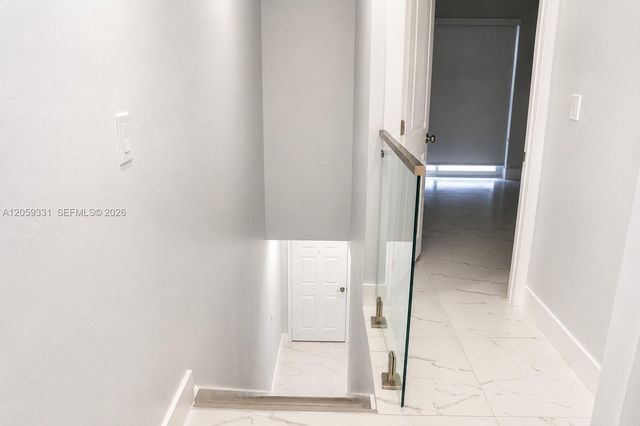2750 W 76th St 203, Hialeah, FL 33016