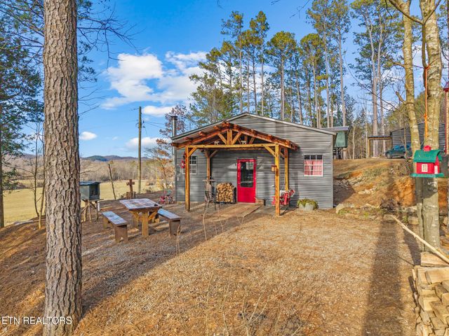 365 County Road 38, Riceville, TN 37370