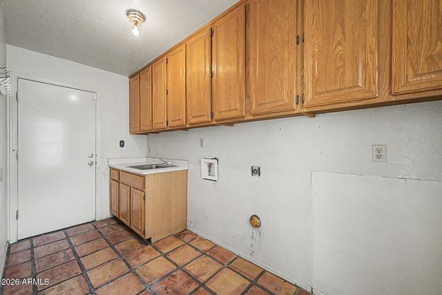 7885 W WINDSOR Boulevard, Glendale, AZ 85303