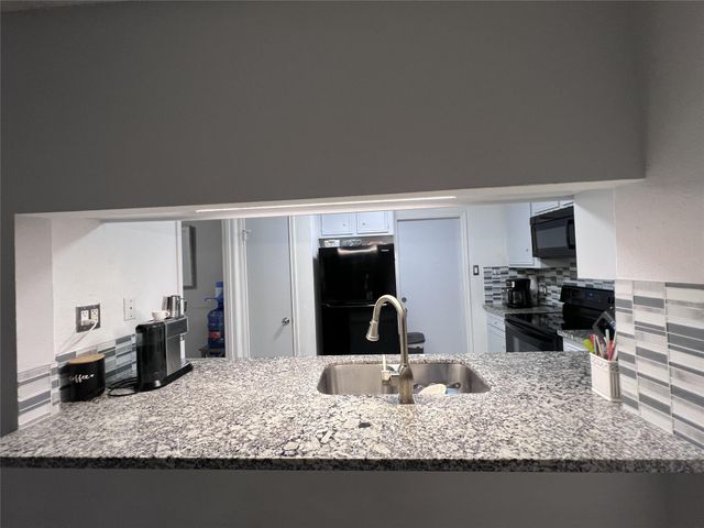 13798 Hollowgreen Drive 305, Houston, TX 77082