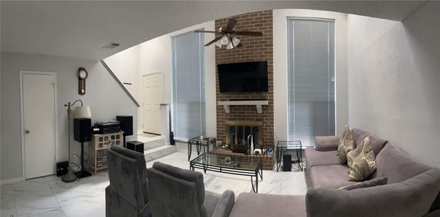 13798 Hollowgreen Drive 305, Houston, TX 77082