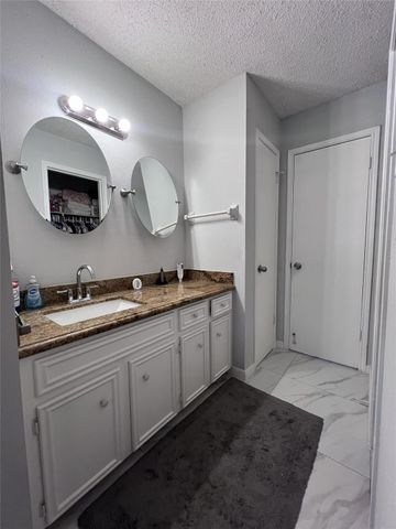 13798 Hollowgreen Drive 305, Houston, TX 77082