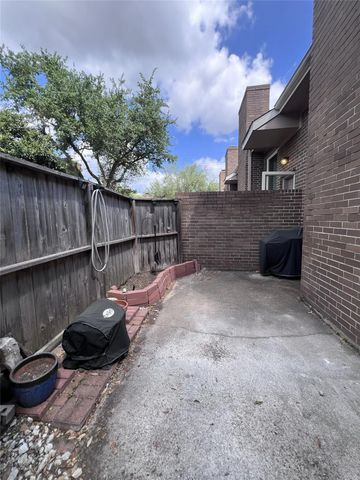 13798 Hollowgreen Drive 305, Houston, TX 77082