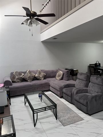 13798 Hollowgreen Drive 305, Houston, TX 77082