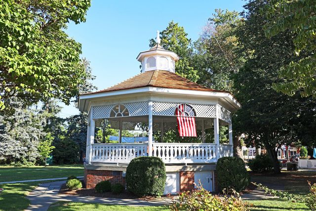 972 South Pine Creek Road 972, Fairfield, CT 06824