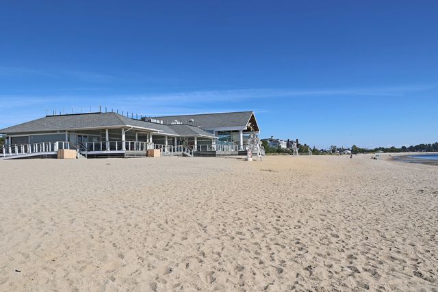 972 South Pine Creek Road 972, Fairfield, CT 06824