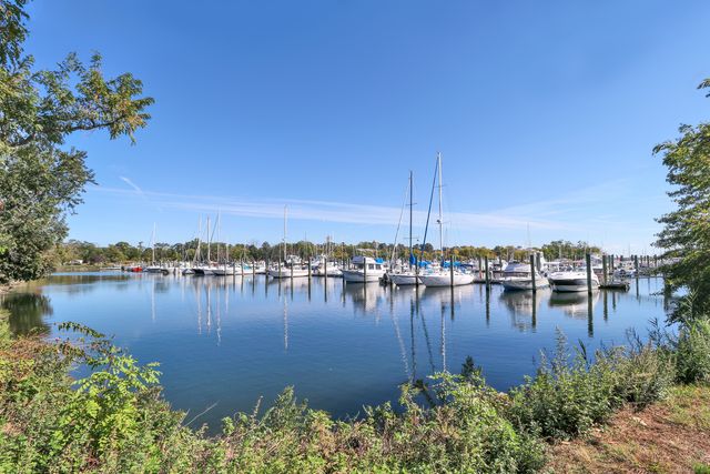 972 South Pine Creek Road 972, Fairfield, CT 06824