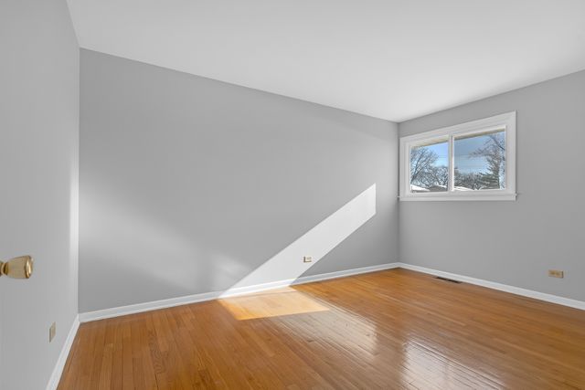 503 La Salle Street, Des Plaines, IL 60016