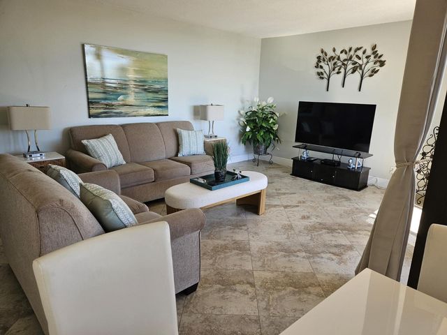 955 Dotterel Road 2511, Delray Beach, FL 33444