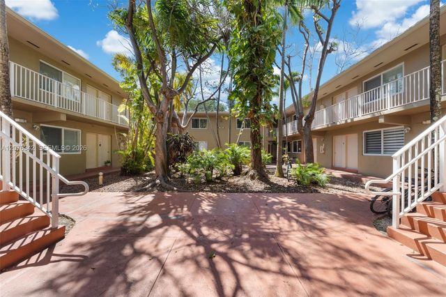 6330 SW 79th Street 6, South Miami, FL 33143
