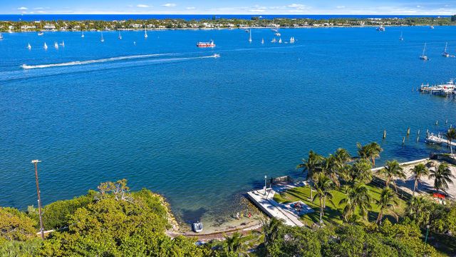 429 48th Street, West Palm Beach, FL 33407