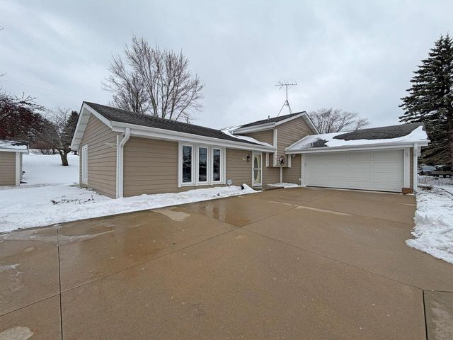 N97W21763 White Horse DRIVE, Colgate, WI 53017