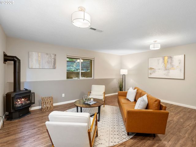13143 Sw BRIANNE Way, Portland, OR 97223
